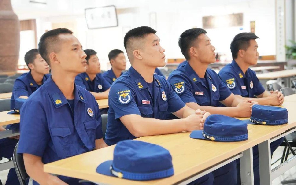迎接八一建军节，致敬最可爱的人
