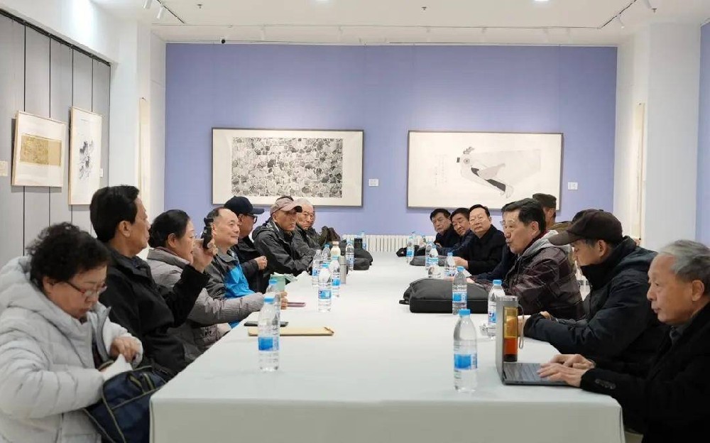 军休干部走进崇德堂博物馆，共同感受传统文化魅力
