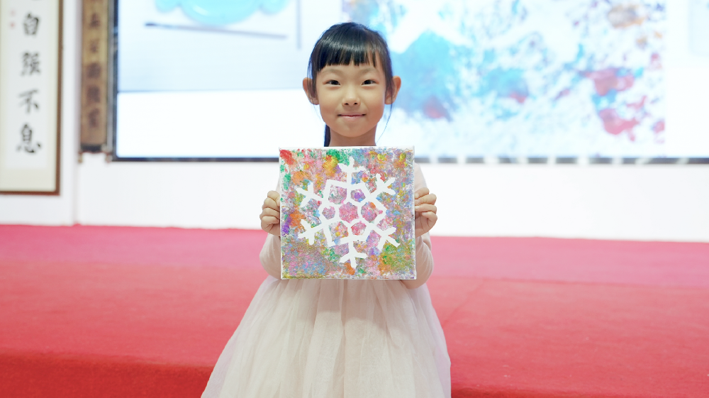 二十四节气活动 | 巧手裁剪雪花，涂抹斑斓冬景